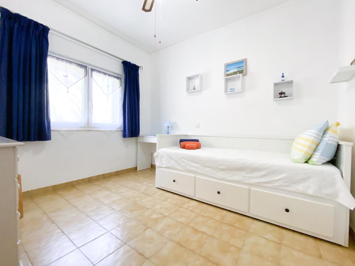 Charmoso Apartamento Em Zona Calma Com Piscina #1879 Apartment Lagos Ngoại thất bức ảnh